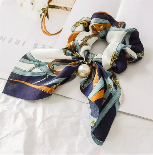 Equestrian Scrunchie | Navy and White